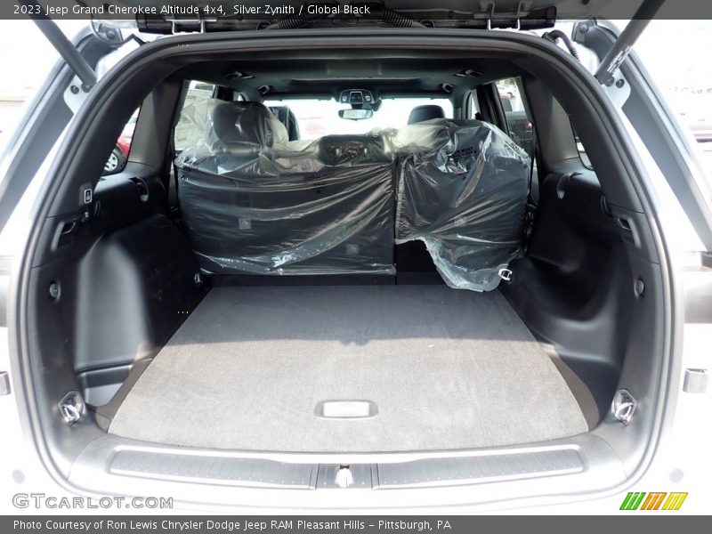 Silver Zynith / Global Black 2023 Jeep Grand Cherokee Altitude 4x4