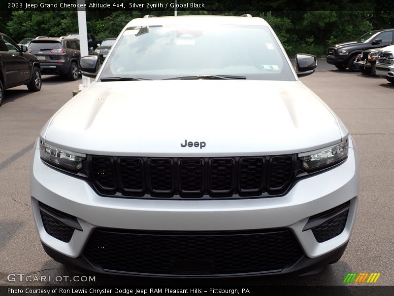 Silver Zynith / Global Black 2023 Jeep Grand Cherokee Altitude 4x4