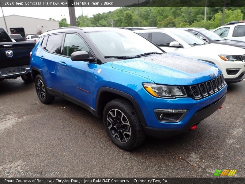 Front 3/4 View of 2020 Compass Trailhawk 4x4