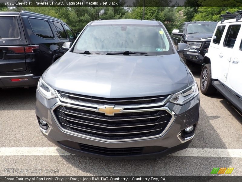 Satin Steel Metallic / Jet Black 2021 Chevrolet Traverse LT AWD