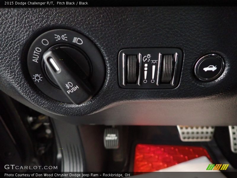 Pitch Black / Black 2015 Dodge Challenger R/T