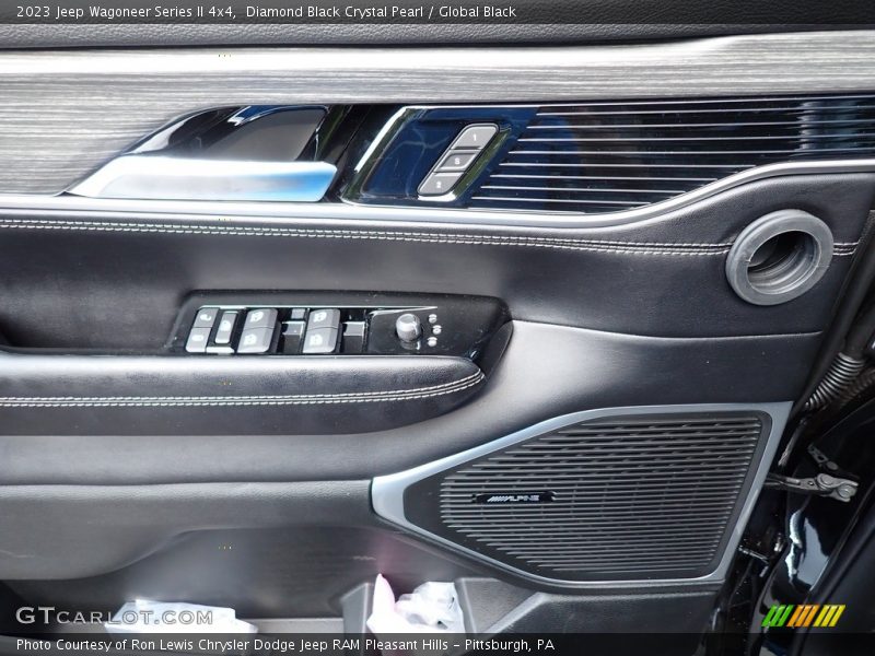Diamond Black Crystal Pearl / Global Black 2023 Jeep Wagoneer Series II 4x4