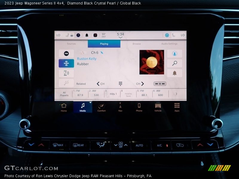 Diamond Black Crystal Pearl / Global Black 2023 Jeep Wagoneer Series II 4x4