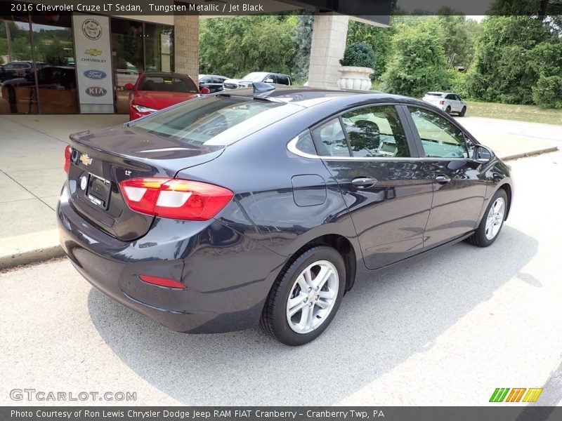 Tungsten Metallic / Jet Black 2016 Chevrolet Cruze LT Sedan