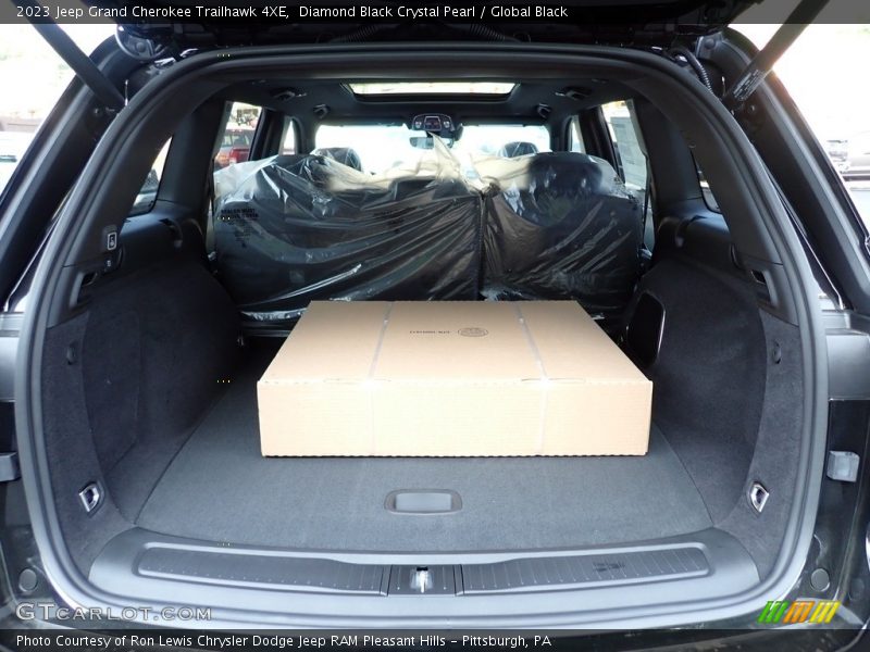  2023 Grand Cherokee Trailhawk 4XE Trunk