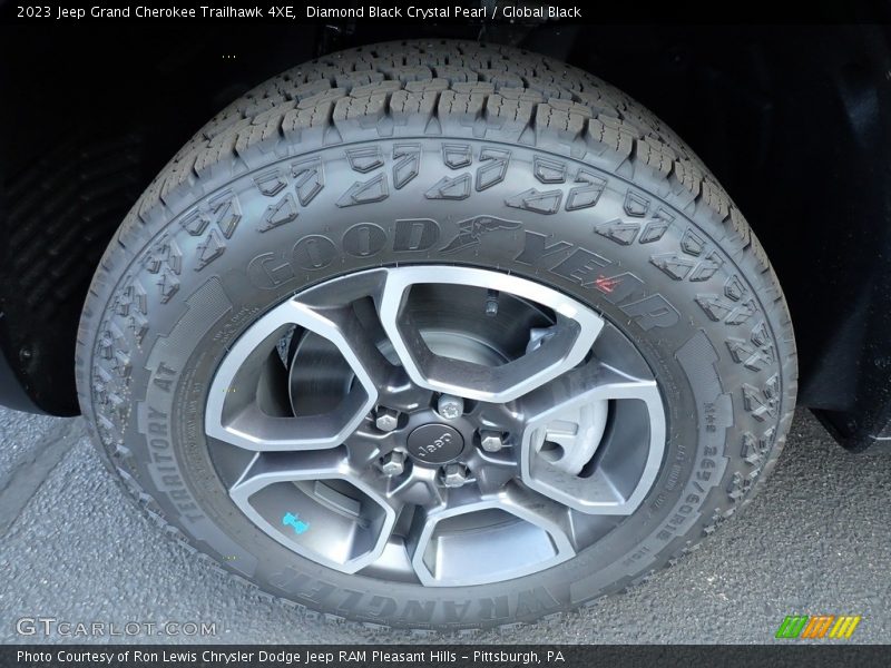  2023 Grand Cherokee Trailhawk 4XE Wheel