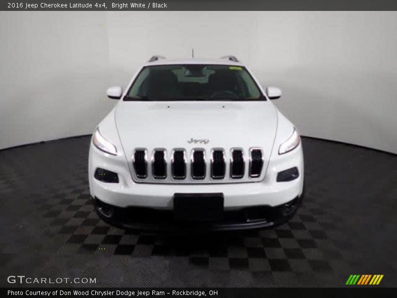 Bright White / Black 2016 Jeep Cherokee Latitude 4x4