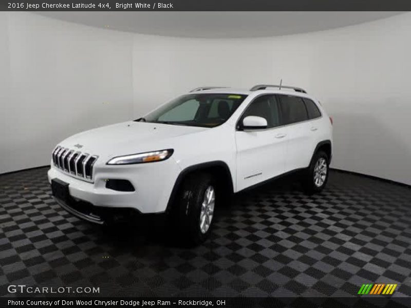 Bright White / Black 2016 Jeep Cherokee Latitude 4x4