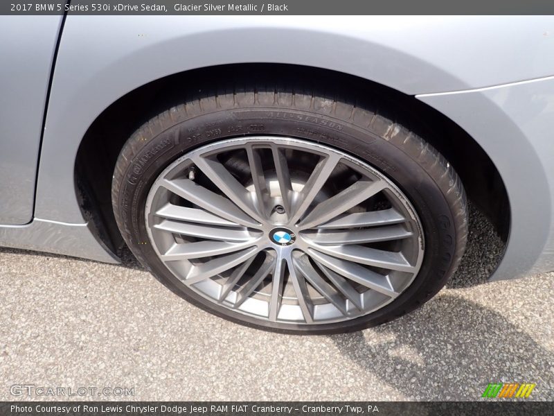 Glacier Silver Metallic / Black 2017 BMW 5 Series 530i xDrive Sedan