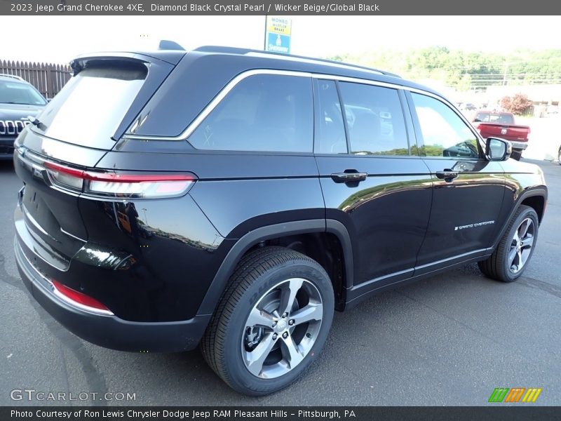 Diamond Black Crystal Pearl / Wicker Beige/Global Black 2023 Jeep Grand Cherokee 4XE