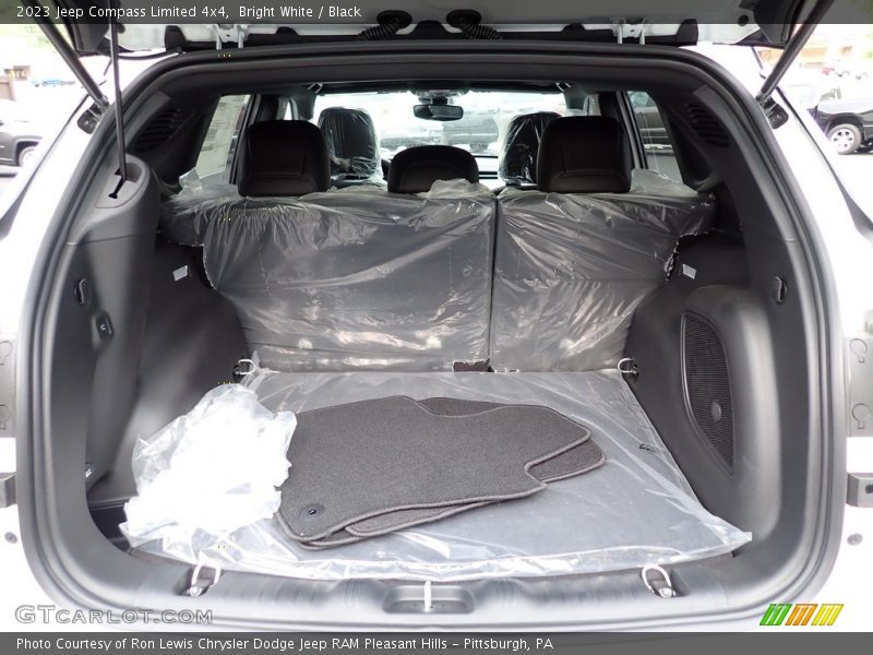 Bright White / Black 2023 Jeep Compass Limited 4x4