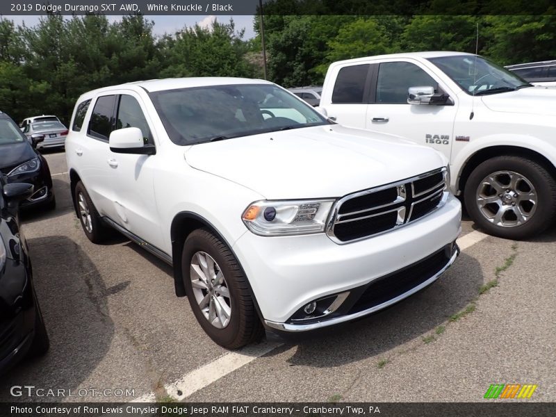 Front 3/4 View of 2019 Durango SXT AWD
