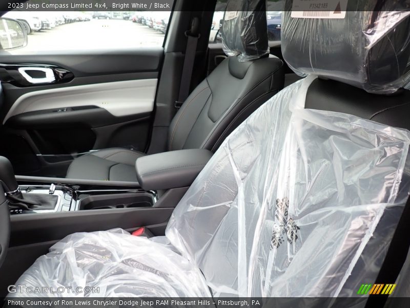 Bright White / Black 2023 Jeep Compass Limited 4x4