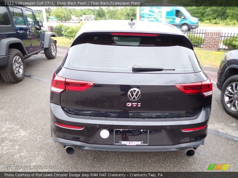Deep Black Pearl / Titan Black/Scalepaper Plaid 2022 Volkswagen Golf GTI S