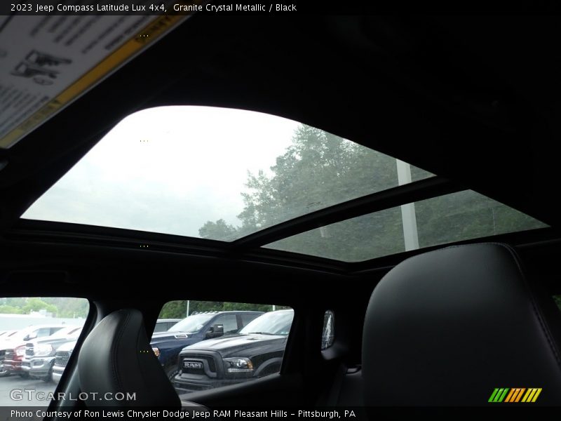 Granite Crystal Metallic / Black 2023 Jeep Compass Latitude Lux 4x4