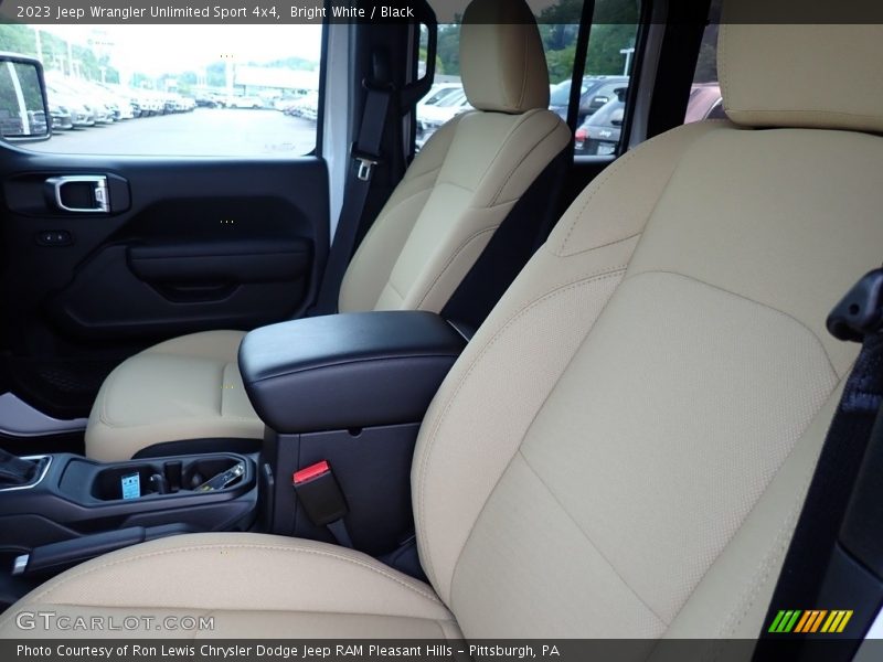 Bright White / Black 2023 Jeep Wrangler Unlimited Sport 4x4