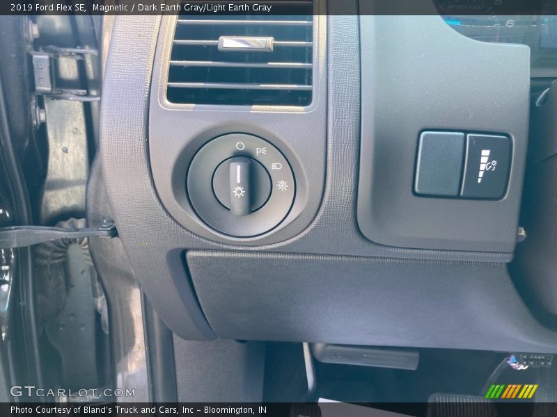 Magnetic / Dark Earth Gray/Light Earth Gray 2019 Ford Flex SE