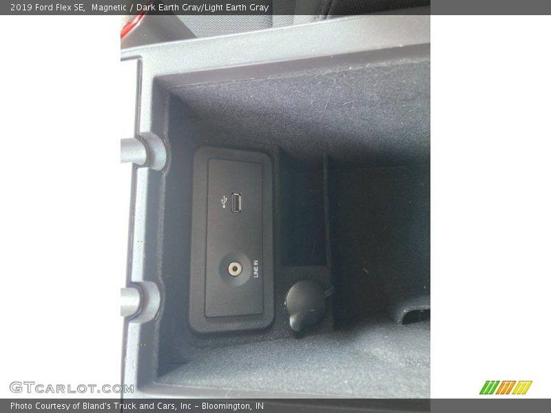 Magnetic / Dark Earth Gray/Light Earth Gray 2019 Ford Flex SE