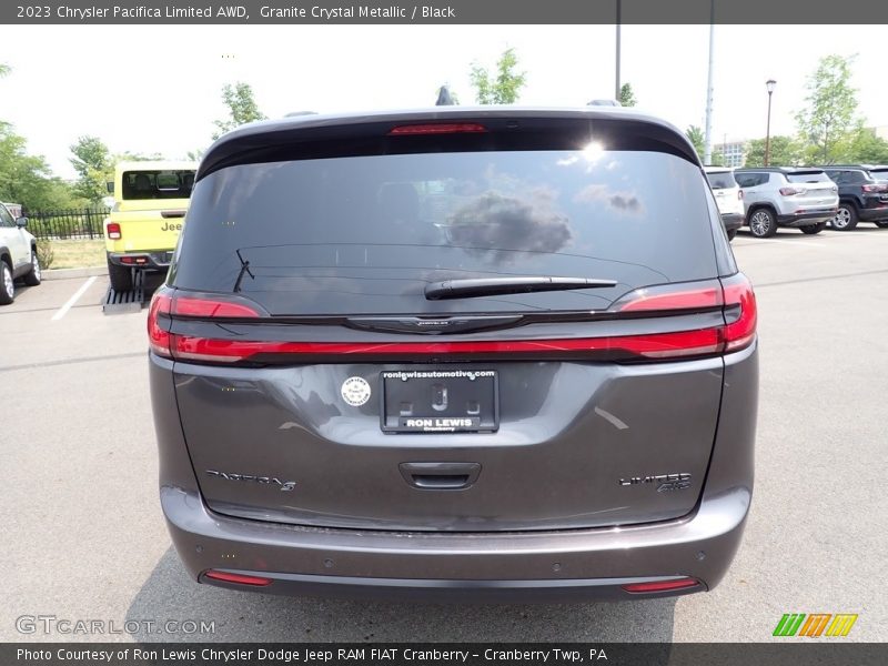 Granite Crystal Metallic / Black 2023 Chrysler Pacifica Limited AWD