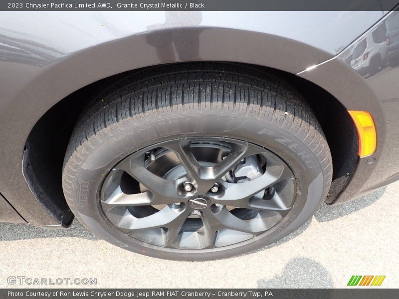Granite Crystal Metallic / Black 2023 Chrysler Pacifica Limited AWD