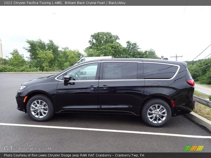 Brilliant Black Crystal Pearl / Black/Alloy 2023 Chrysler Pacifica Touring L AWD
