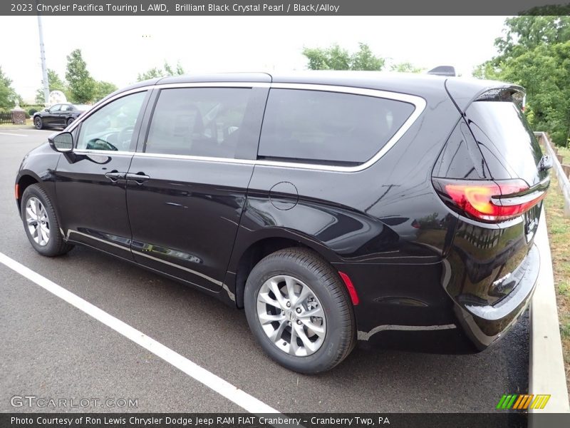 Brilliant Black Crystal Pearl / Black/Alloy 2023 Chrysler Pacifica Touring L AWD