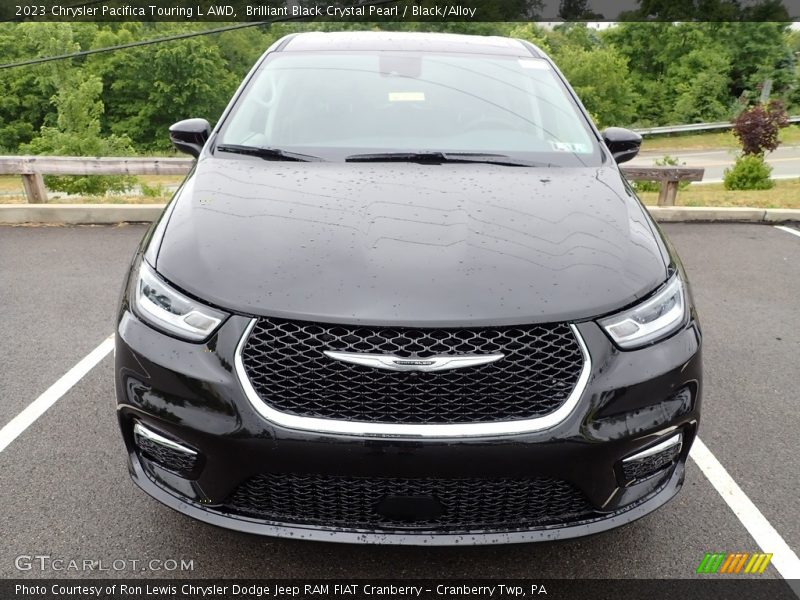 Brilliant Black Crystal Pearl / Black/Alloy 2023 Chrysler Pacifica Touring L AWD