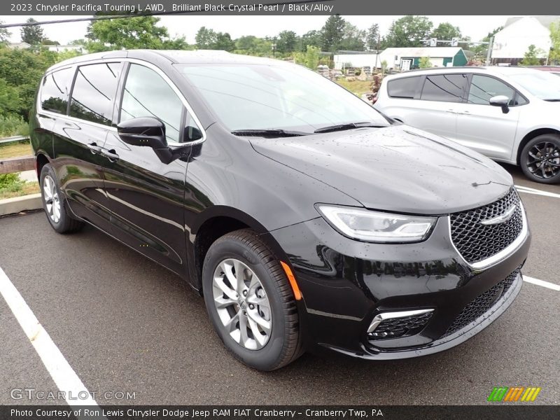 Brilliant Black Crystal Pearl / Black/Alloy 2023 Chrysler Pacifica Touring L AWD