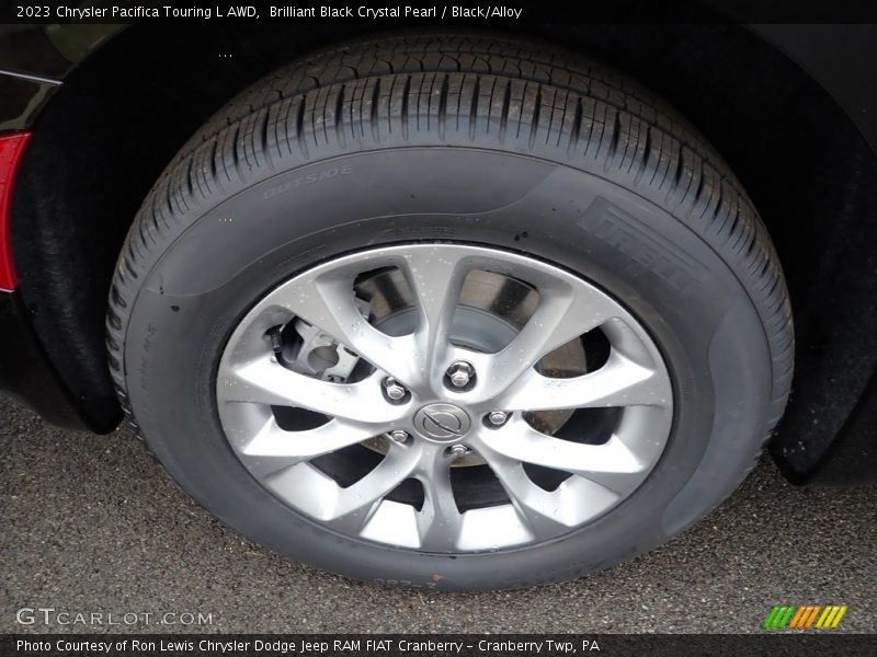 Brilliant Black Crystal Pearl / Black/Alloy 2023 Chrysler Pacifica Touring L AWD