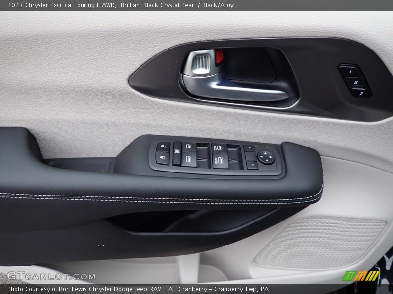 Brilliant Black Crystal Pearl / Black/Alloy 2023 Chrysler Pacifica Touring L AWD