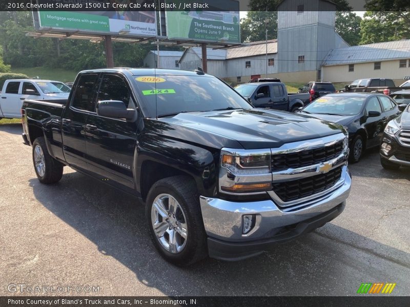 Front 3/4 View of 2016 Silverado 1500 LT Crew Cab 4x4