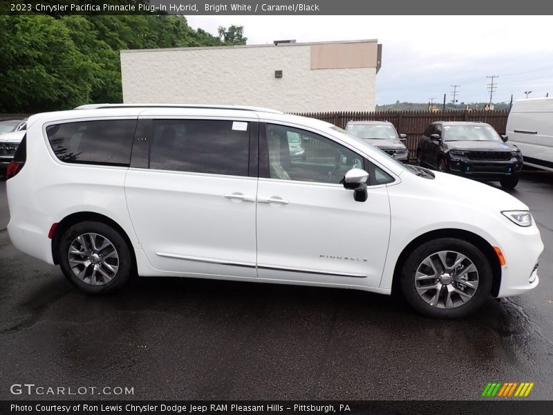  2023 Pacifica Pinnacle Plug-In Hybrid Bright White