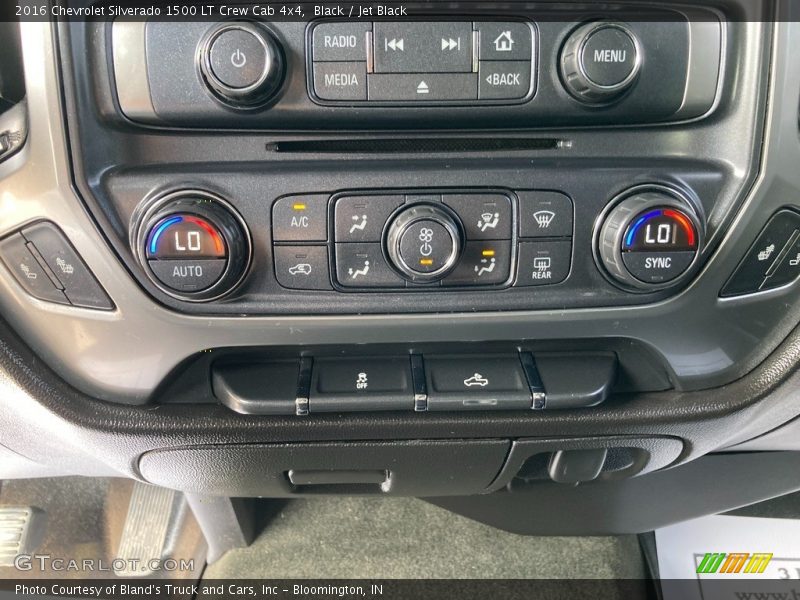 Controls of 2016 Silverado 1500 LT Crew Cab 4x4