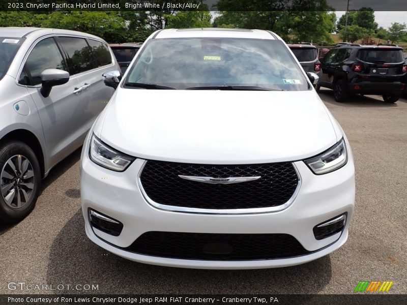Bright White / Black/Alloy 2023 Chrysler Pacifica Hybrid Limited