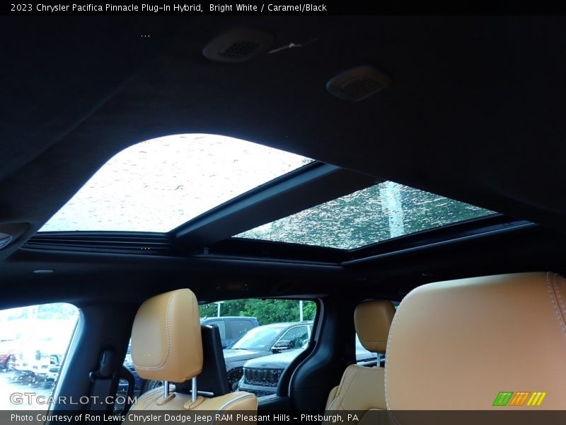 Bright White / Caramel/Black 2023 Chrysler Pacifica Pinnacle Plug-In Hybrid