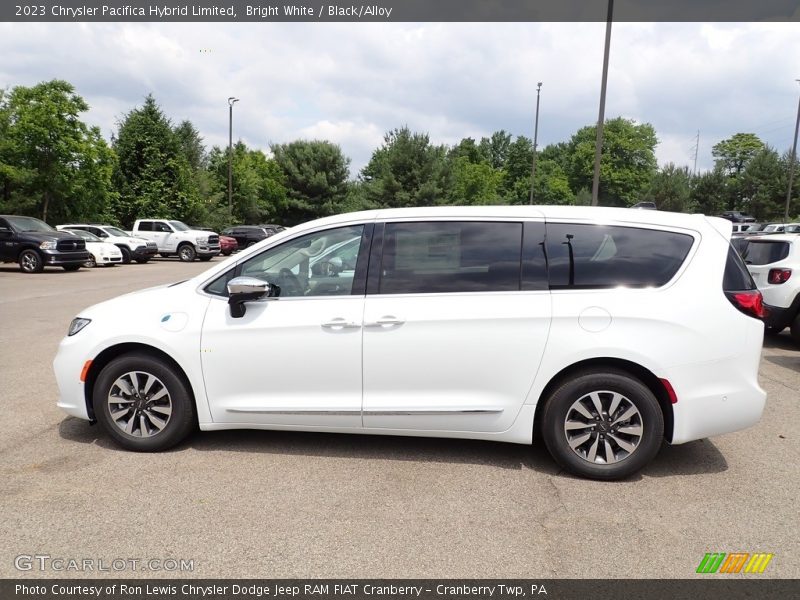 Bright White / Black/Alloy 2023 Chrysler Pacifica Hybrid Limited
