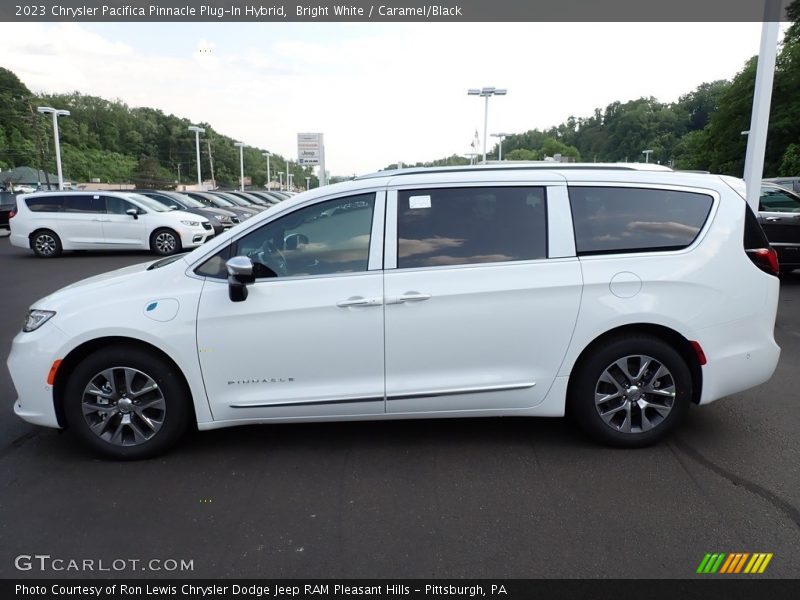 Bright White / Caramel/Black 2023 Chrysler Pacifica Pinnacle Plug-In Hybrid