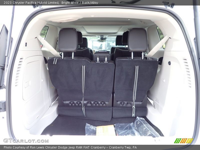 Bright White / Black/Alloy 2023 Chrysler Pacifica Hybrid Limited