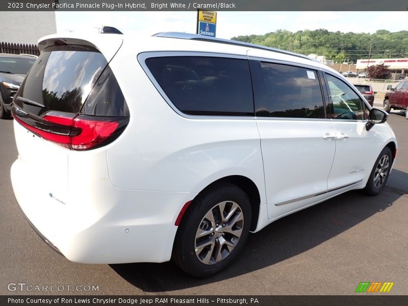 Bright White / Caramel/Black 2023 Chrysler Pacifica Pinnacle Plug-In Hybrid