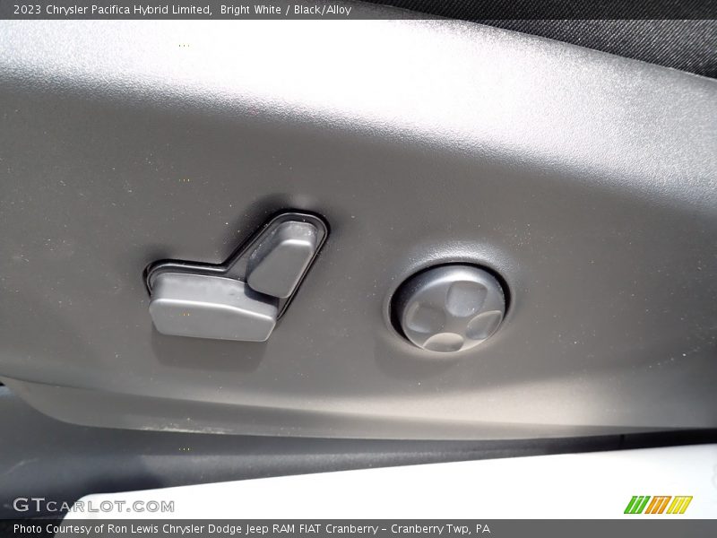 Bright White / Black/Alloy 2023 Chrysler Pacifica Hybrid Limited