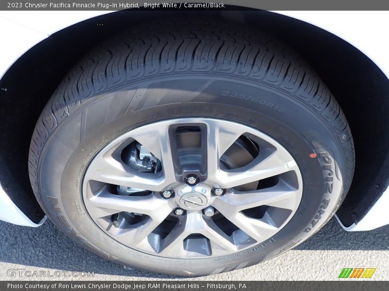Bright White / Caramel/Black 2023 Chrysler Pacifica Pinnacle Plug-In Hybrid