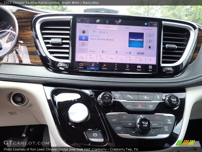 Bright White / Black/Alloy 2023 Chrysler Pacifica Hybrid Limited