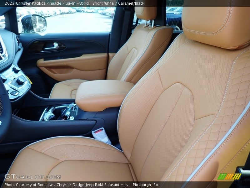 Bright White / Caramel/Black 2023 Chrysler Pacifica Pinnacle Plug-In Hybrid