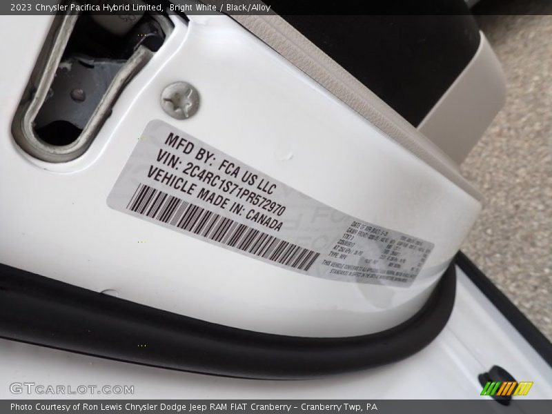 Bright White / Black/Alloy 2023 Chrysler Pacifica Hybrid Limited