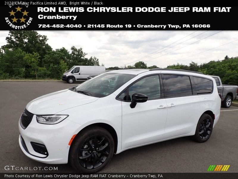 Bright White / Black 2023 Chrysler Pacifica Limited AWD