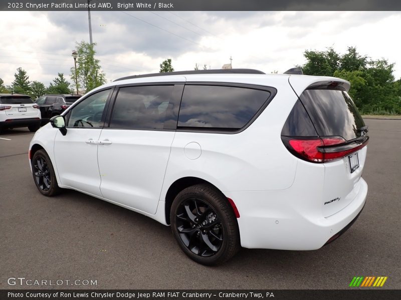 Bright White / Black 2023 Chrysler Pacifica Limited AWD