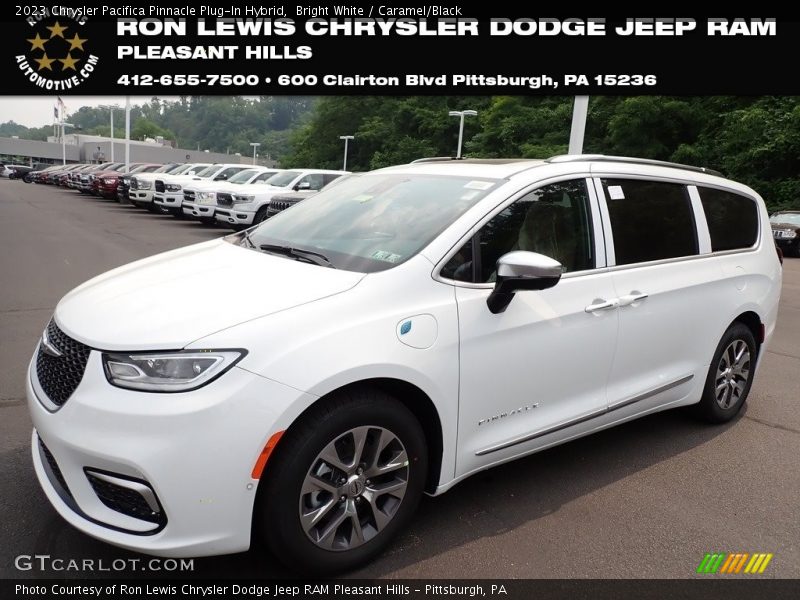 Bright White / Caramel/Black 2023 Chrysler Pacifica Pinnacle Plug-In Hybrid