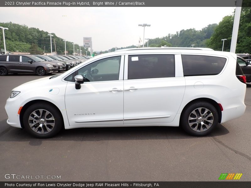 Bright White / Caramel/Black 2023 Chrysler Pacifica Pinnacle Plug-In Hybrid