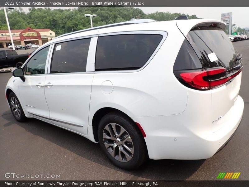 Bright White / Caramel/Black 2023 Chrysler Pacifica Pinnacle Plug-In Hybrid