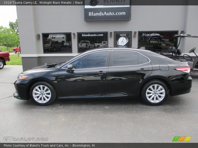 Midnight Black Metallic / Black 2019 Toyota Camry LE